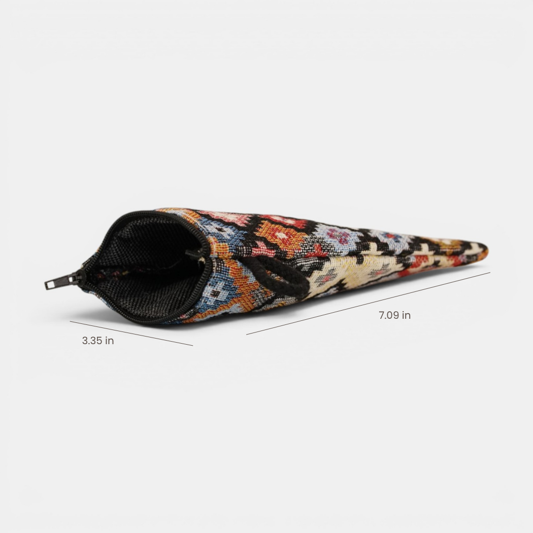 DE LA MUR geometric glasses case open, showing lined interior and 3.35 x 7.09 in dimensions