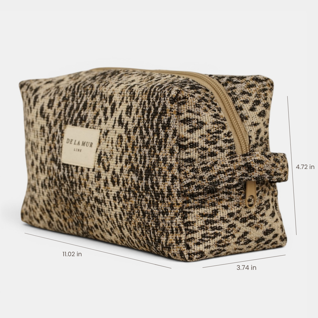 DE LA MUR leopard jacquard makeup bag, side view with 11.02x4.72x3.74 in dimensions