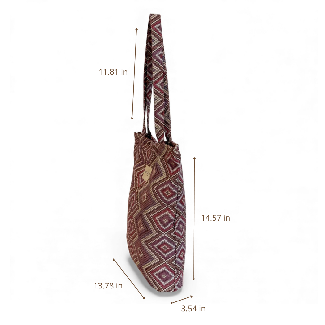 Dimensions diagram in inches of the DE LA MUR Nana geometric jacquard bag