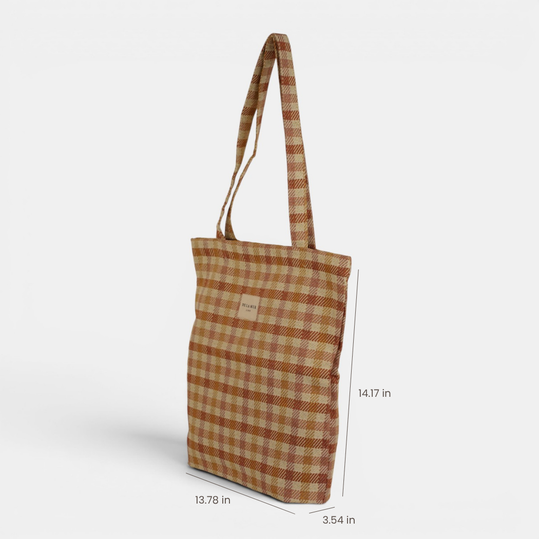 DE LA MUR Zia gingham jacquard bag, three-quarter view with dimensions 13.78 x 14.17 x 3.54 in