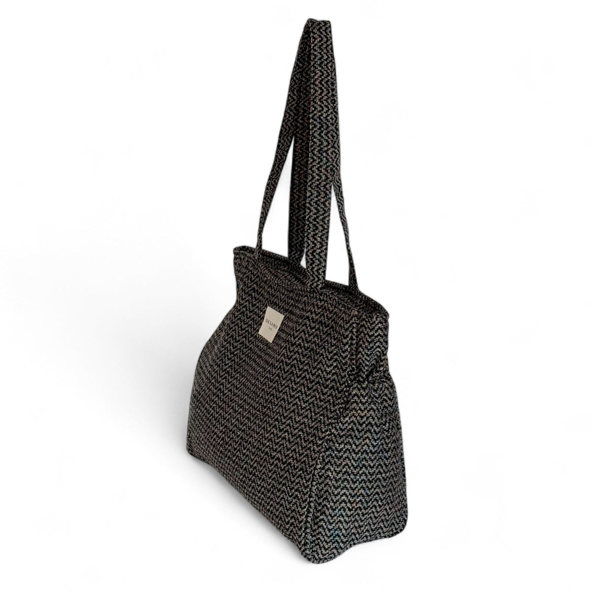 DE LA MUR Dana zigzag jacquard tote bag, three-quarter side view