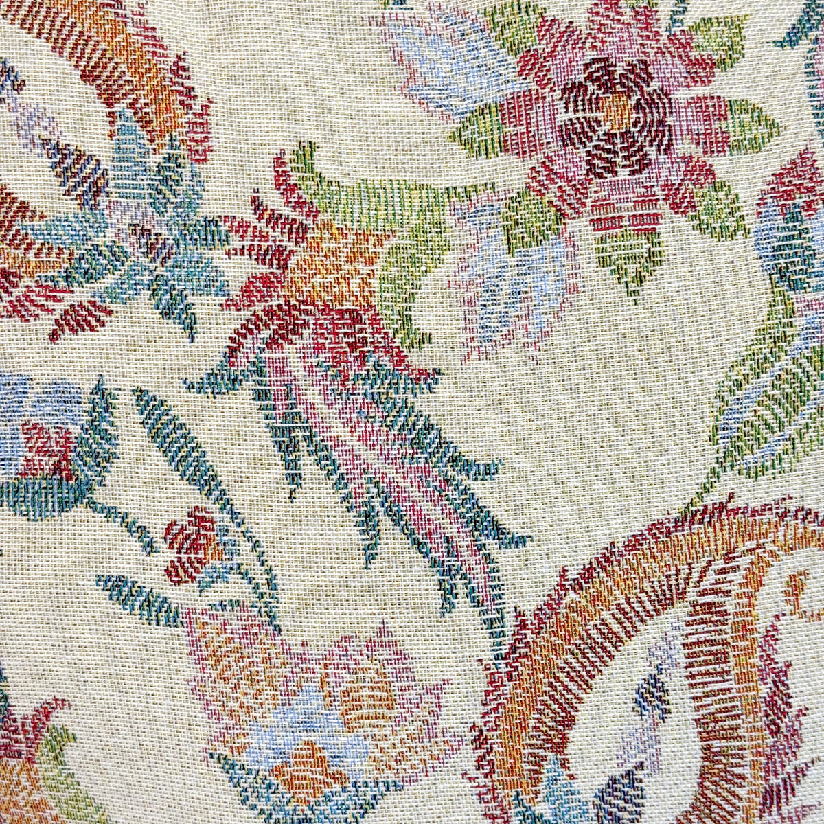 Close-up of the multicolor paisley floral jacquard, DE LA MUR Color
