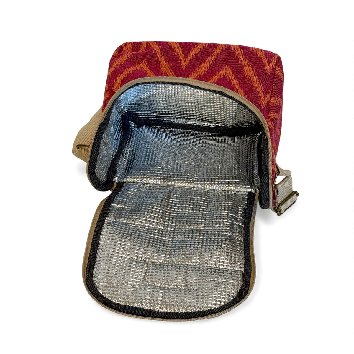 Interior view of the DE LA MUR Fuego lunch bag thermal insulation lining