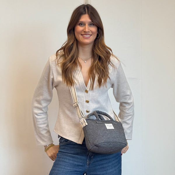 Model with the DE LA MUR Geometric Jacquard Basket Handbag – Navy & Cream (Sinay)